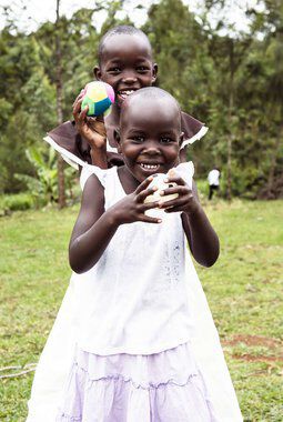 Glade barn p&aring; Kipchamgaa Children&acute;s Home